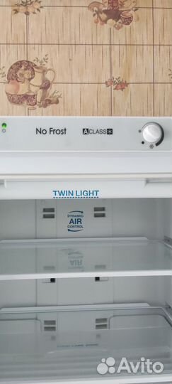 Холодильник Indesit BIA181NF no frost