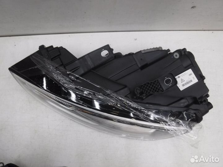 Фара левая на Audi Q3