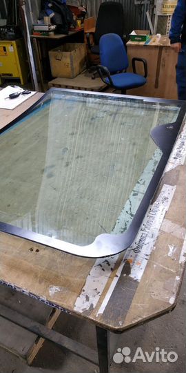 Стекло боковое правое Хитачи zx180lc-3