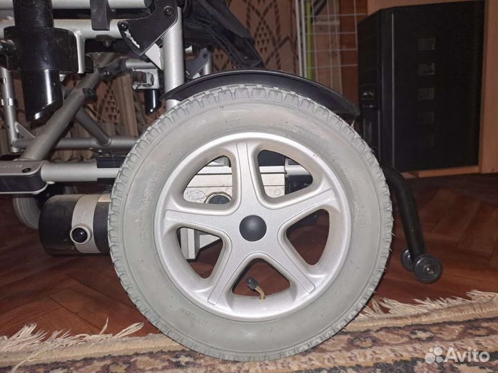 Коляска инвалидная с электроприводом