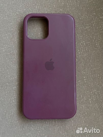 Чехол на iPhone 12