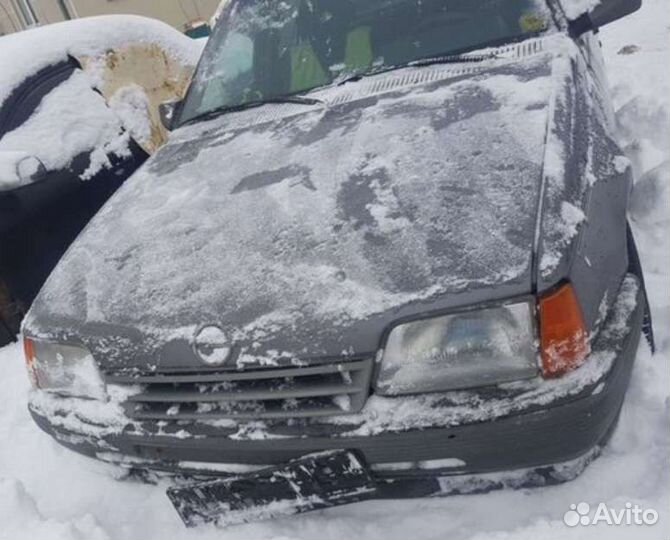 Опель кадет 1986гв, на запчасти