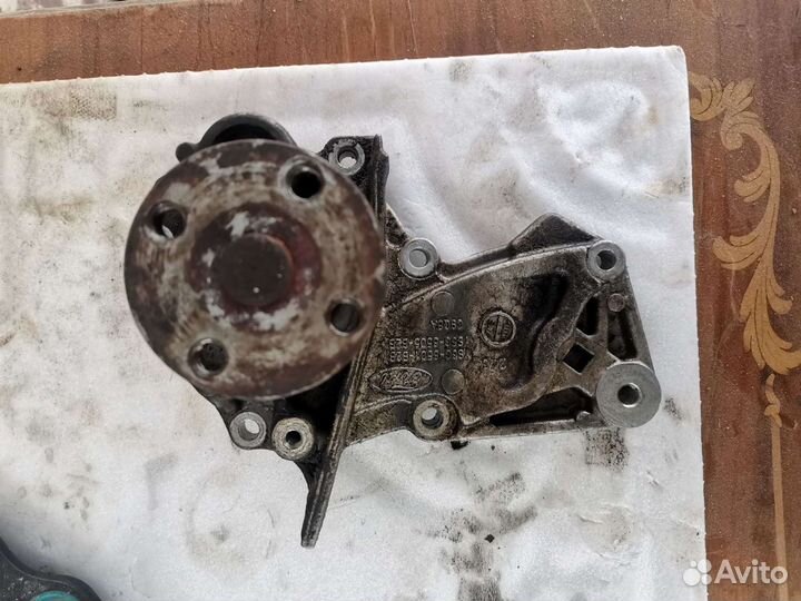 Продам помпу на форд фокус 2, 1.6. Оригинал