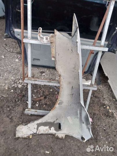 Переднее правое крыло Митсубиси Лансер 10