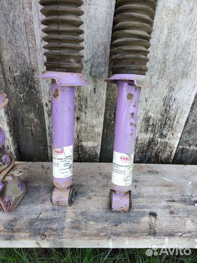 Стойки для машины