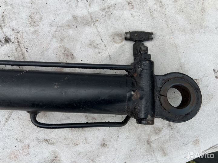 Цилиндр подъема кабины MAN