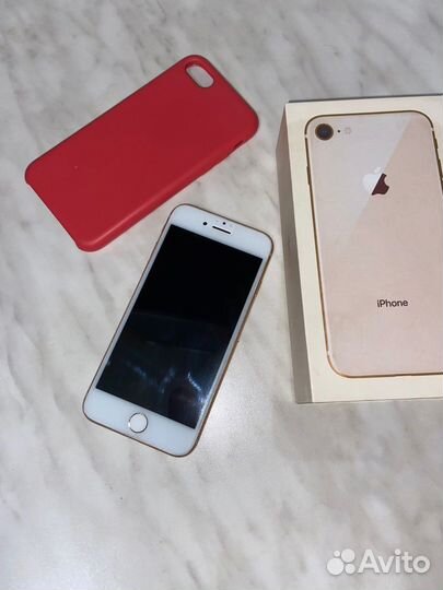 Телефон iPhone 8
