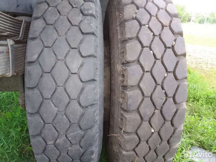 Резина 9.00R20 бу