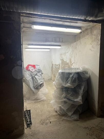 Машиноместо, > 30 м²