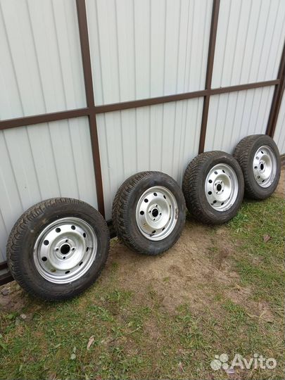 Колеса зимние в сборе на Логан