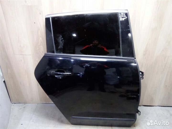 Стекло зеркала правое от Peugeot 3008 2010-2016