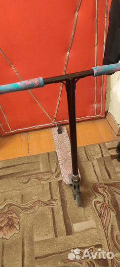 Трюковой самокат в стрит