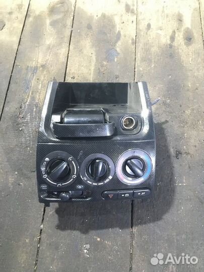 Блок управления климатической установкой Geely MK