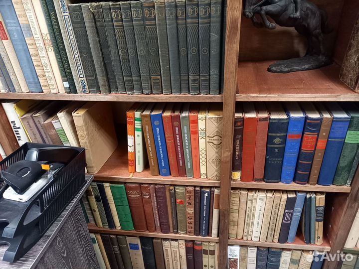 Коллекция книг и открыток старинных