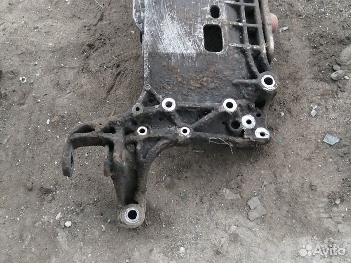 Подрамник VW passat B6