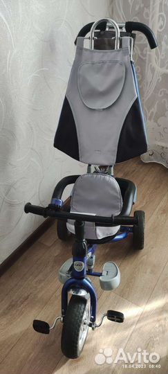 Трехколесный велосипед с ручкой Lexx Trike