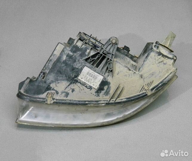 Фара правая VW Passat B5+