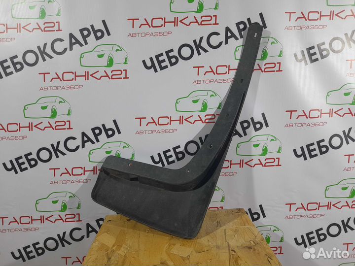 Брызговик задний левый Nissan Patrol Y62 (10-14)