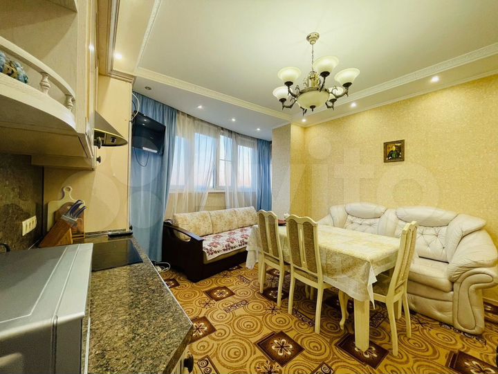 2-к. квартира, 55 м², 12/18 эт.