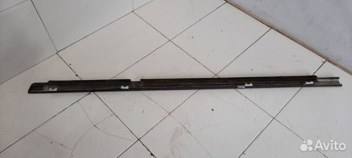 Молдинг двери верхний задний левый