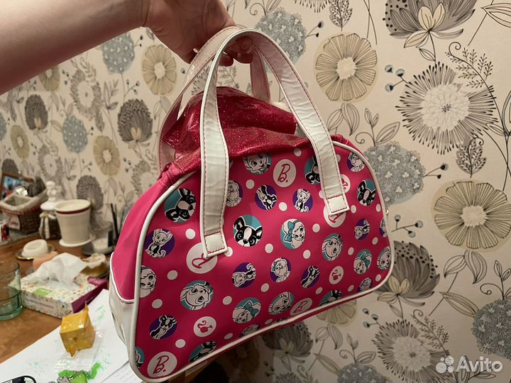 Собака в сумке Barbie