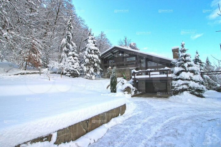 Дом 430 м² на участке 25 сот.