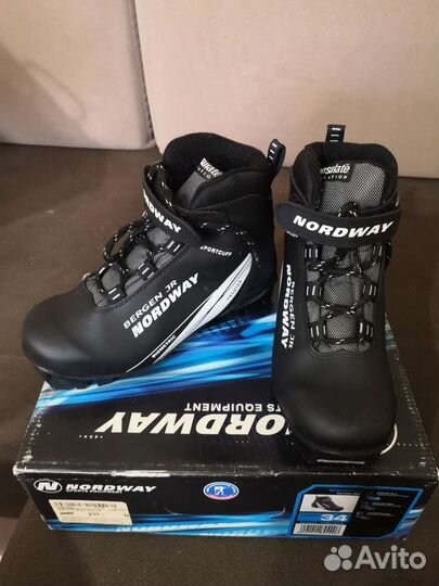 Лыжные ботинки