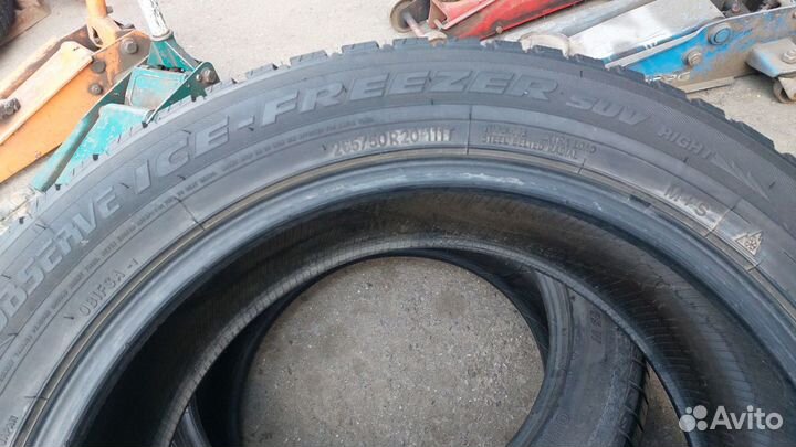 Toyo Observe Ice-Freezer SUV 265/50 R20 111T