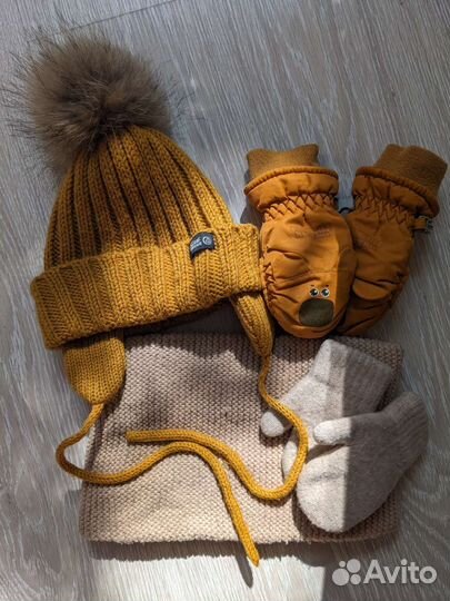 Комплект детский зимний шапка и шарф варежки