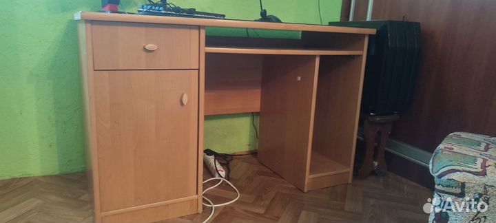 Компьютерный стол