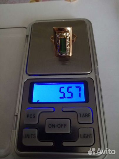 Продам золотое кольцо