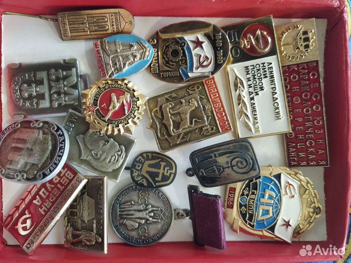 Значки и медали СССР