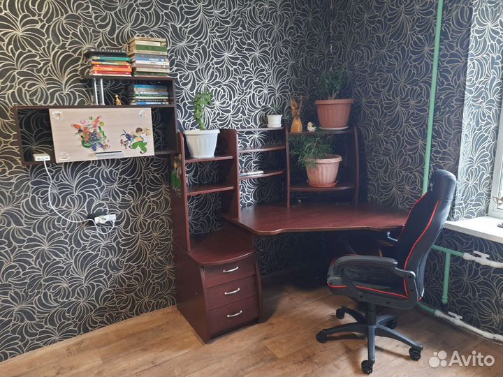 Компьютерный стол