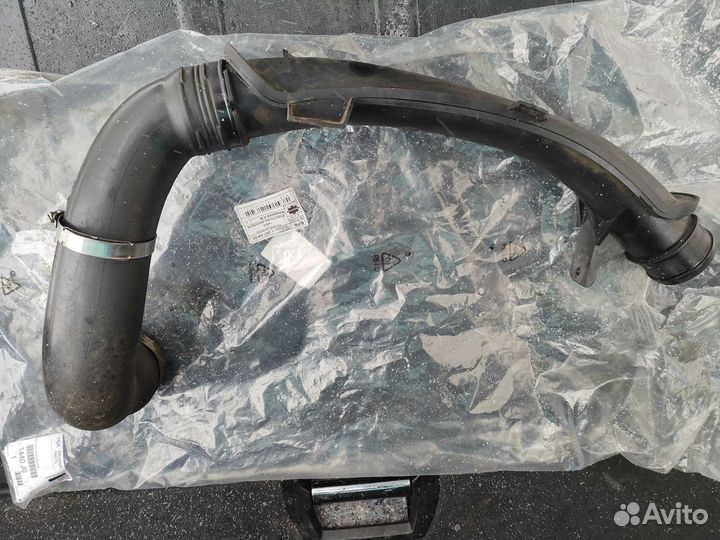 Патрубок интеркулера турбины для Пежо (Peugeot)