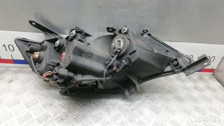 Фара Mitsubishi Outlander (2003-2009)