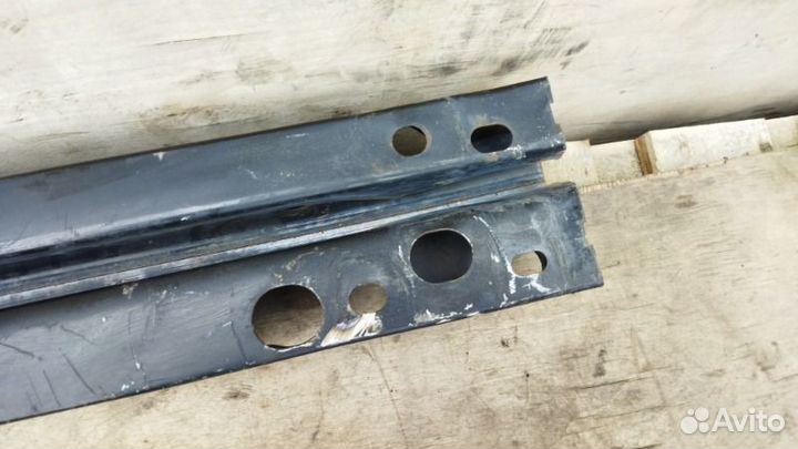 Жесткость бампера передний Toyota Hiace KDH200