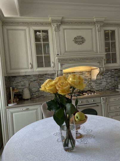 2-к. квартира, 80 м², 4/4 эт.