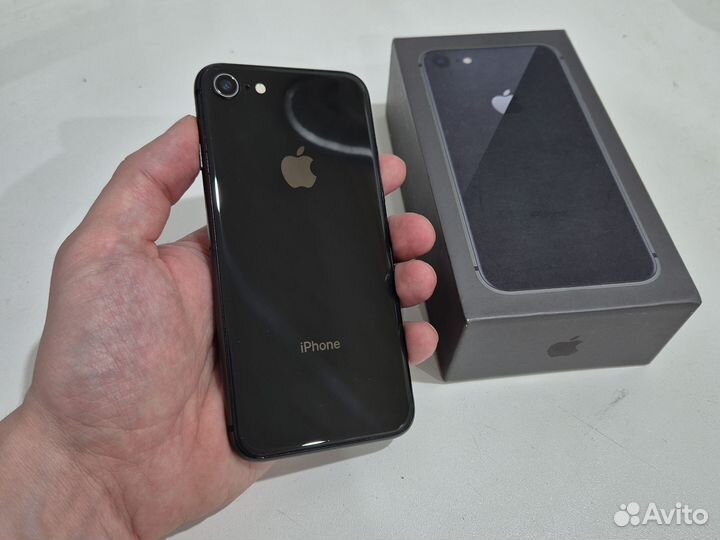 iPhone 8, 64 ГБ