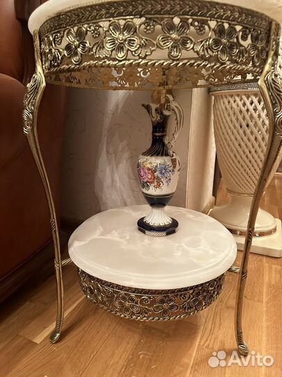 Бронзовый столик с ониксом