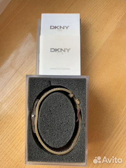 Часы dkny