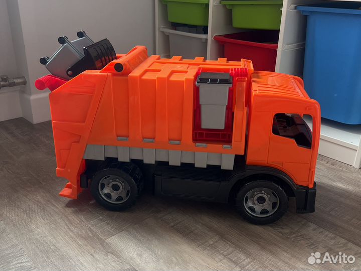 Мусоровоз большой lena giga 60 см
