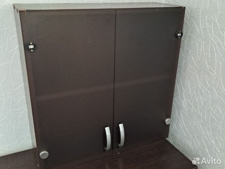 Шкаф навесной и полка