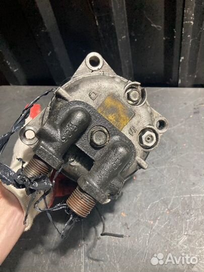 Компрессор кондиционера Opel Zafira C 2013