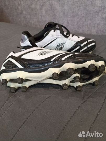 Футбольные бутсы, щитки футбольные