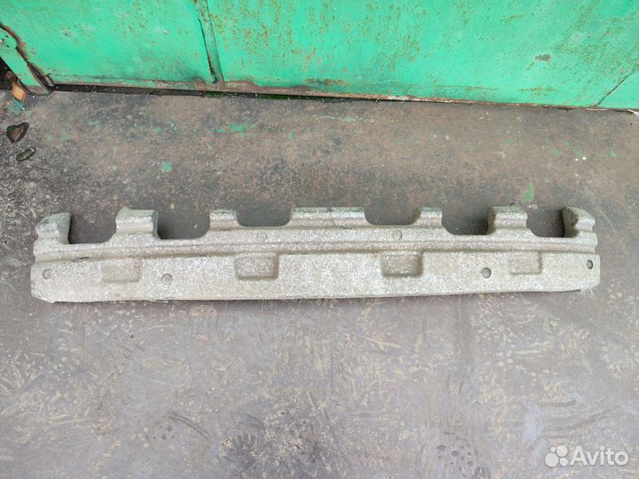 Абсорбер заднего бампера Hyundai Elantra 2000