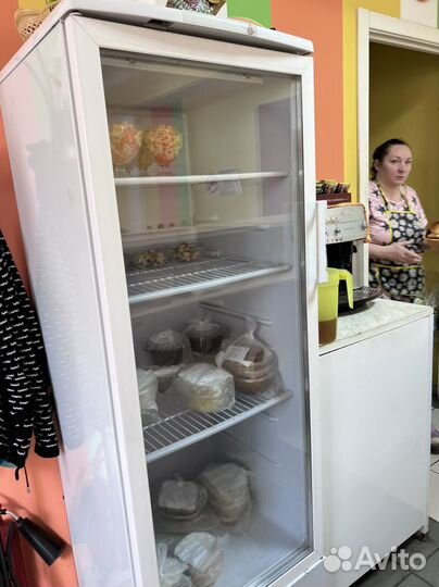 Холодильник витринный