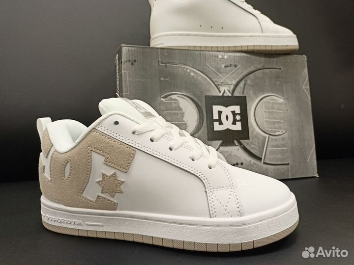 Кеды и кроссовки женские DC Shoes