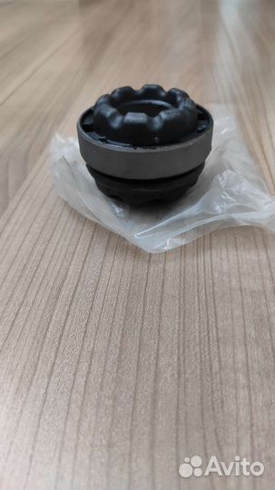 Сайлентблок на mercedes166 пневмостойки