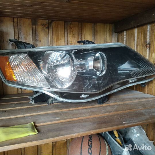 Передняя правая фара