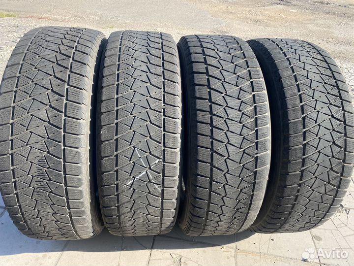 Bridgestone Blizzak DM-V2 225/65 R17